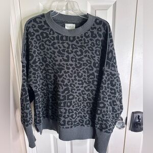 Abercrombie & Fitch Animal Print sweater